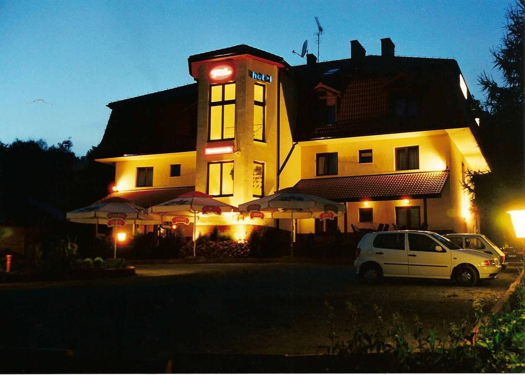 Hotel Twardowski Glogoczow Exterior photo